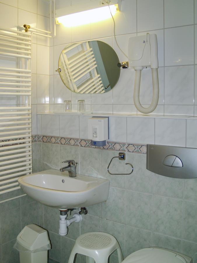 Hotel Nostra Siofok Ngoại thất bức ảnh
